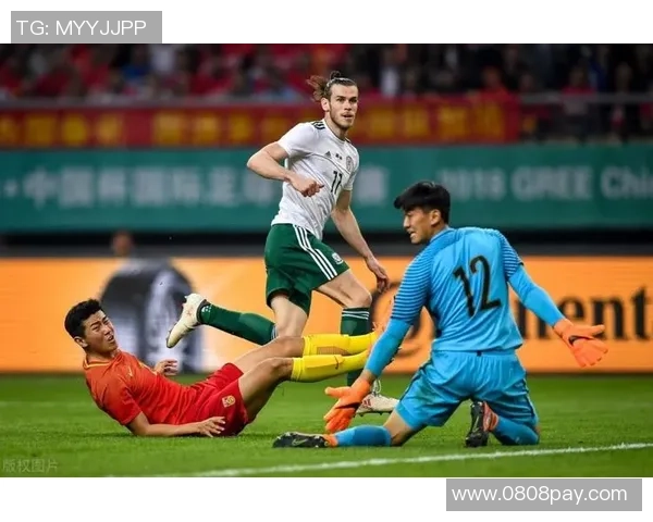 足球过招技巧大揭秘从基础到进阶全面提升你的球技与战术意识